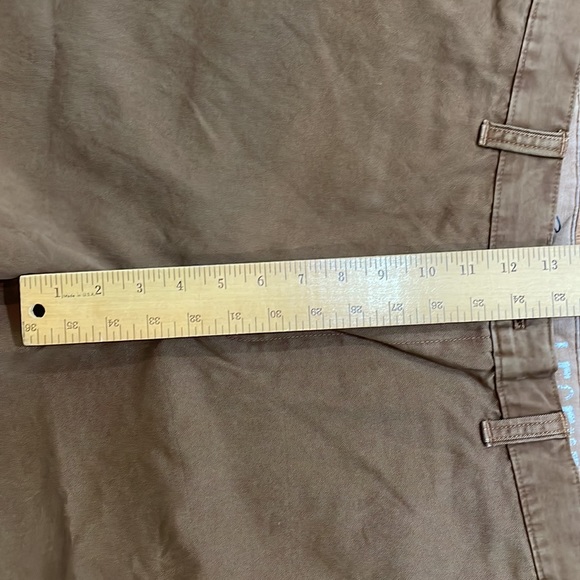 A NWOT pair of Eddie Bauer Men’s Shorts Tag size T44 Brown - Picture 4 of 12